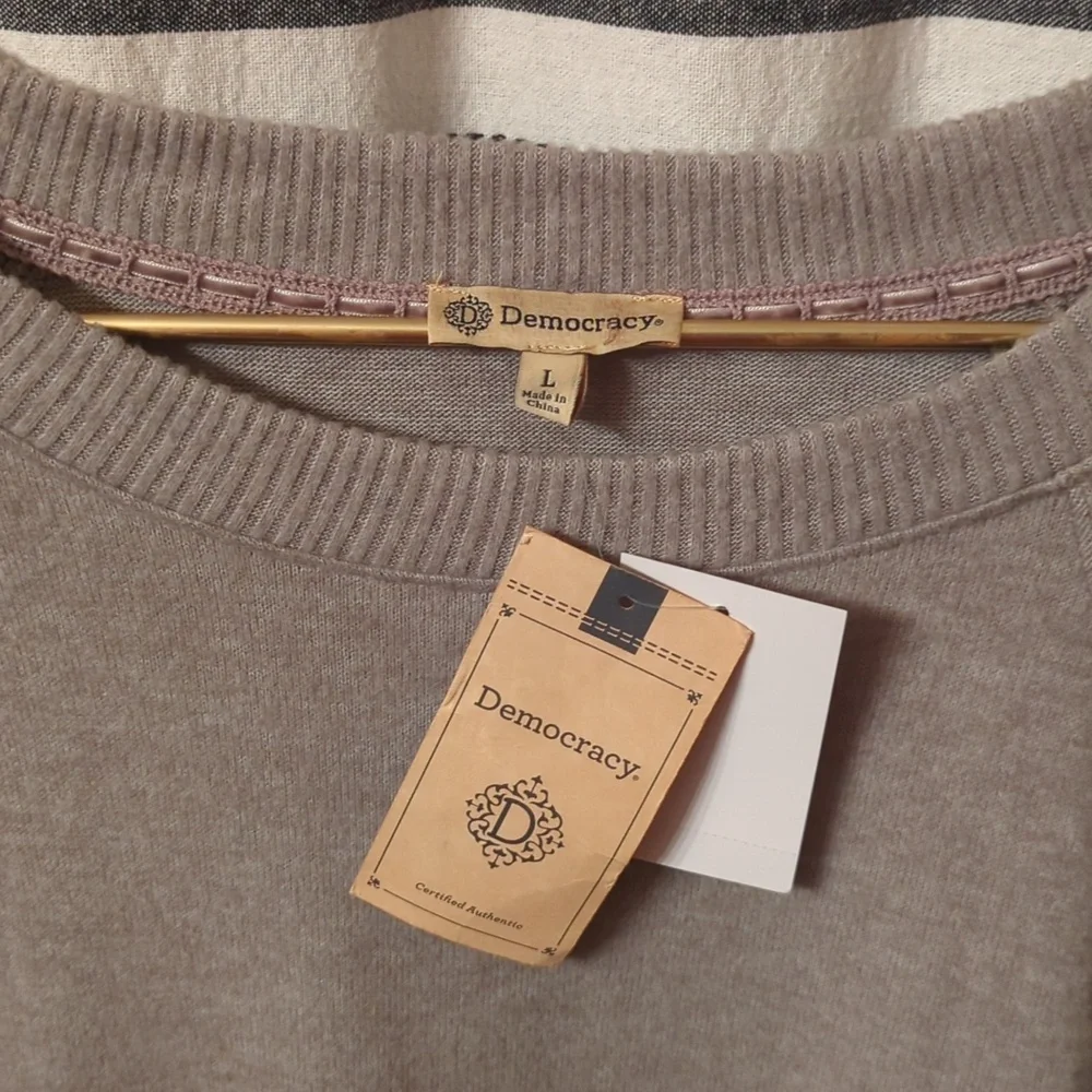 Democracy Lace Sleeve Sweater - Picture 2 of 5